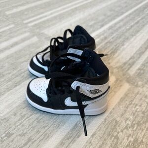 Jordan 1 Retro High “Black and White” Toddler Sneakers - 5C